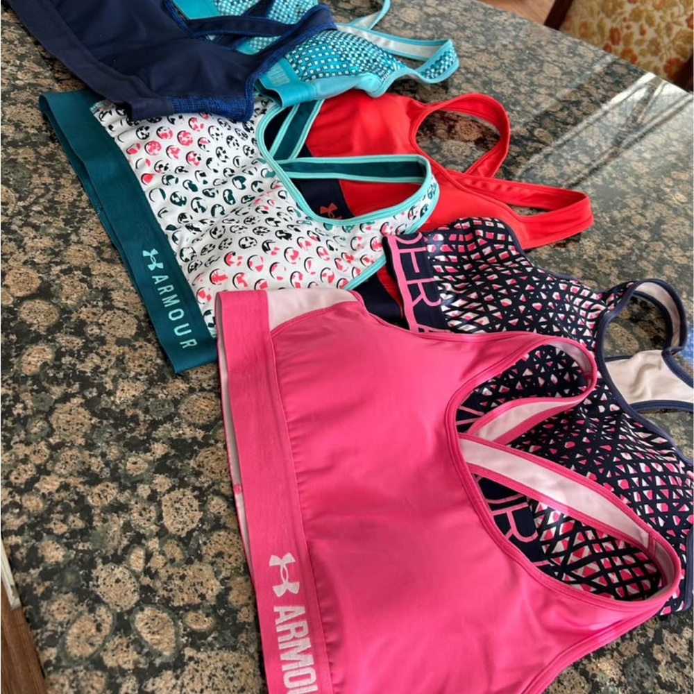 6 Under Armour Sports Bra-Large